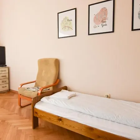 Hostel Comfy Lea *